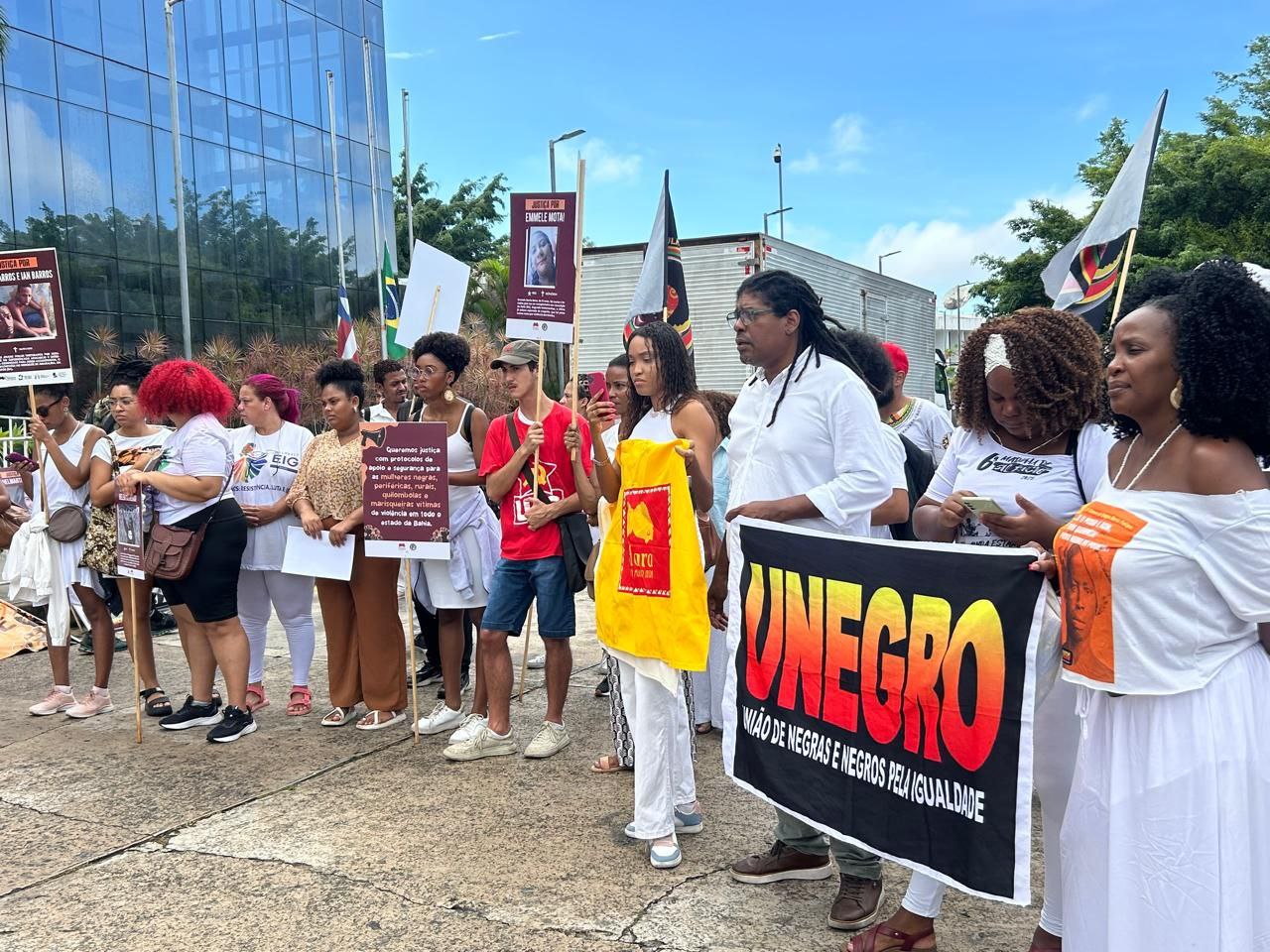 Organizações realizam ato em Salvador, capital da Bahia, para denunciar o genocídio do povo negro e a violência policial no estado - 25 de abril de 2025