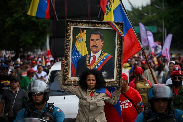 Eleição regional é desafio para chavismo; oposição está rachada na Venezuela 