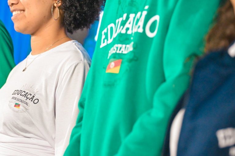 Cpers denuncia atrasos na entrega de uniformes e sobrecarga para equipe da rede estadual