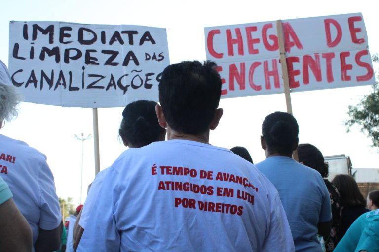 Ato reúne moradores de Canoas que ainda sofrem com os efeitos das enchentes de 2024