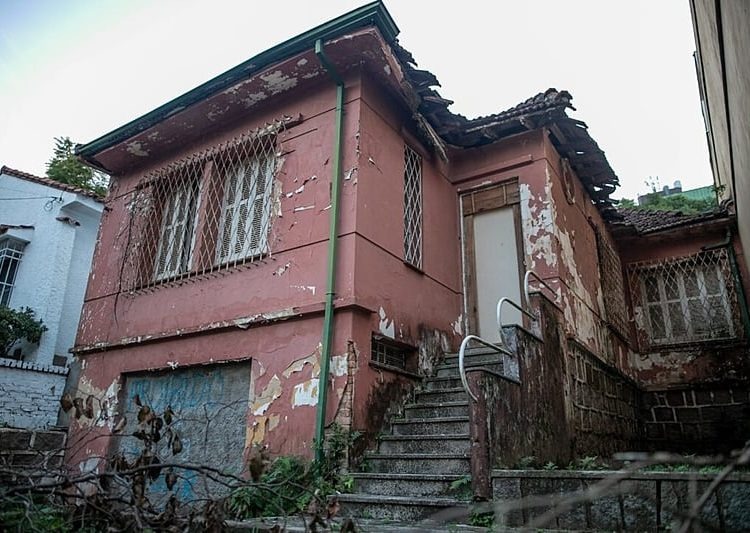 Movimento em Porto Alegre tenta impedir demolição de casa do escritor Dyonélio Machado
