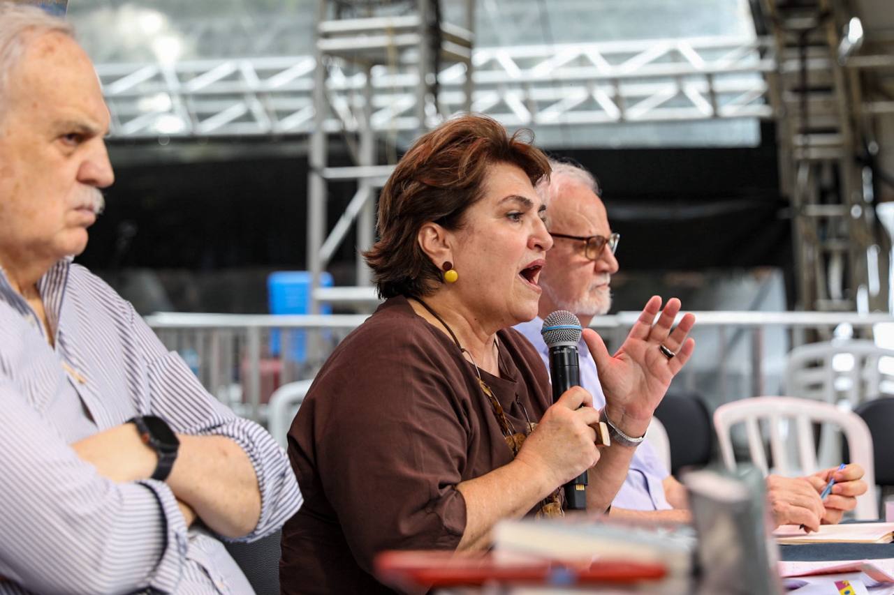 A ministra das Mulheres, Márcia Lopes, participou da conferência “Agroecologia: Produzir alimentos e enfrentar a crise climática”, neste sábado (10), durante a Feira Nacional da Reforma Agrária
