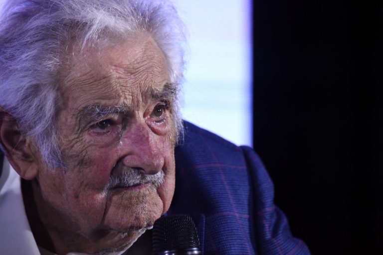 Esposa de José Mujica diz que ex-presidente uruguaio enfrenta 'fase terminal' do câncer