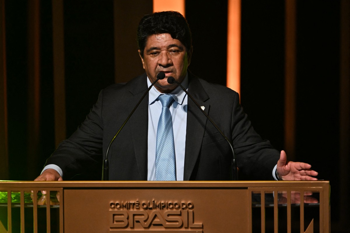 O presidente da Confederação Brasileira de Futebol, Ednaldo Rodrigues, discursa após receber o prêmio de melhor time do ano pela seleção feminina de futebol durante o Prêmio Brasil Olímpico, cerimônia que homenageia os melhores atletas olímpicos brasileiros, em dezembro de 2024