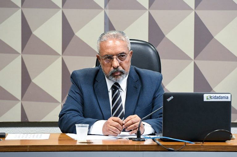 ‘Vamos investigar a fundo, doa a quem doer’, diz Paulo Paim sobre fraude no INSS