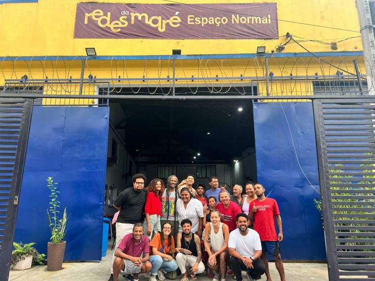 Redes da Maré faz trabalho pioneiro e referência na redução de danos no uso de drogas no RJ