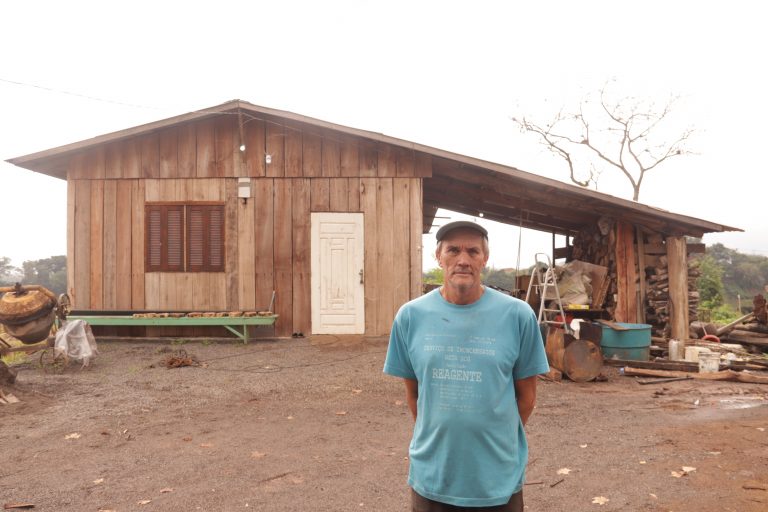 Agricultura familiar sofre para retomar produção um ano após enchente no RS