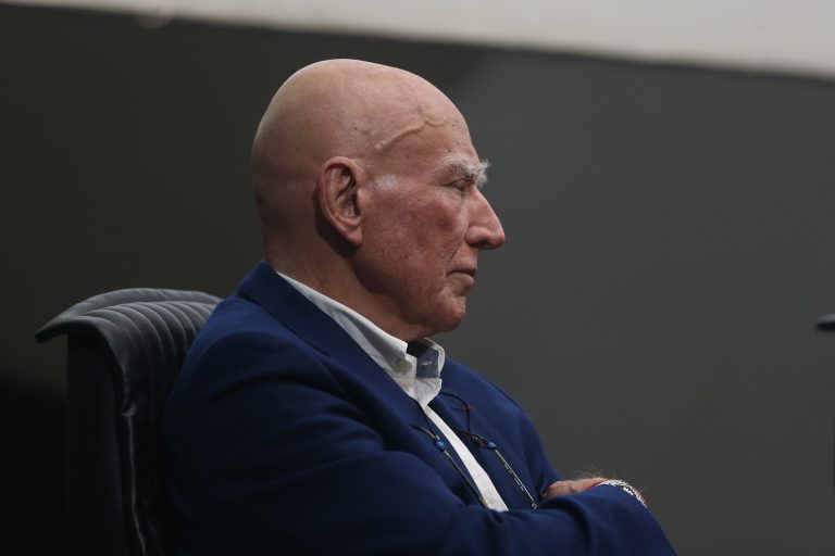 Homenagens ao fotógrafo Sebastião Salgado tomam as redes sociais