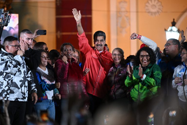 Eleições legislativas e regionais fortalecem Maduro e enfraquecem oposição venezuelana