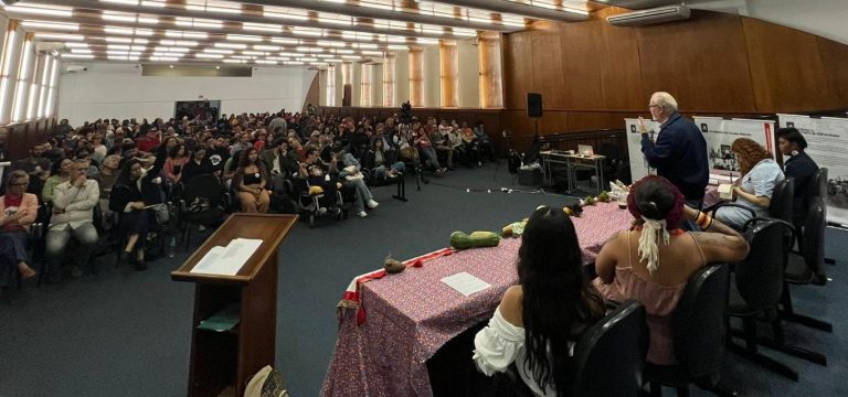 Unila encerra jornada sobre os 100 anos da Coluna Prestes e sua passagem por Foz do Iguaçu
