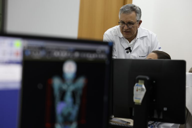 Governo prepara 'Mais Especialistas' repaginado para reduzir tempo de espera por especialidades