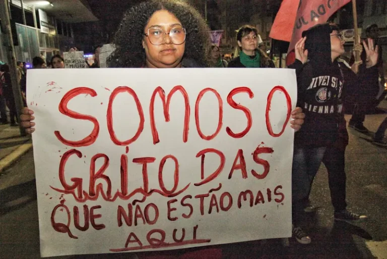 Movimentos e parlamentares denunciam abandono das políticas de combate à violência de gênero 