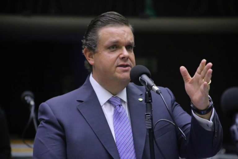 Quem é Wolney Queiroz, novo ministro que substitui Carlos Lupi na Previdência 
