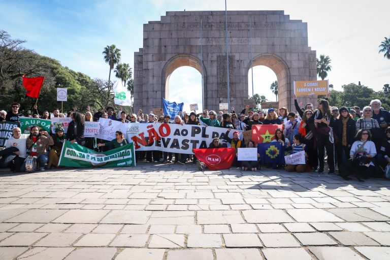 Manifestação contra o PL da Devastação marca abertura da semana do meio ambiente no RS