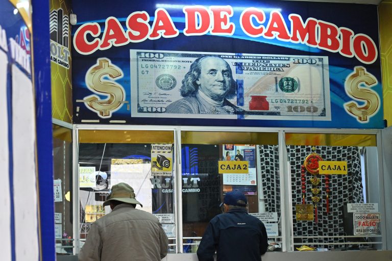 Bolívia busca saídas para retomar estabilidade econômica e espantar crise