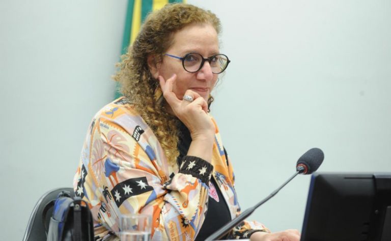 Jandira Feghali aposta na ampliação da frente progressista e na aprovação do fim da escala 6x1