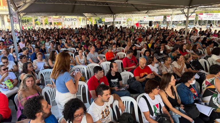 Após reajuste de apenas 2,49% no salário, trabalhadores da educação decretam greve em BH