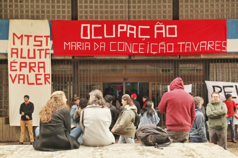 Ocupação Maria da Conceição Tavares, no centro de Porto Alegre, celebrou um ano nesse domingo