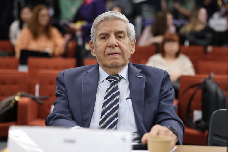 No STF, gen. Heleno se cala frente a Moraes e minimiza fala golpista como figura de expressão
