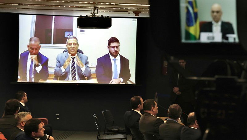 O ministro Alexandre de Moraes interroga o general Braga Netto