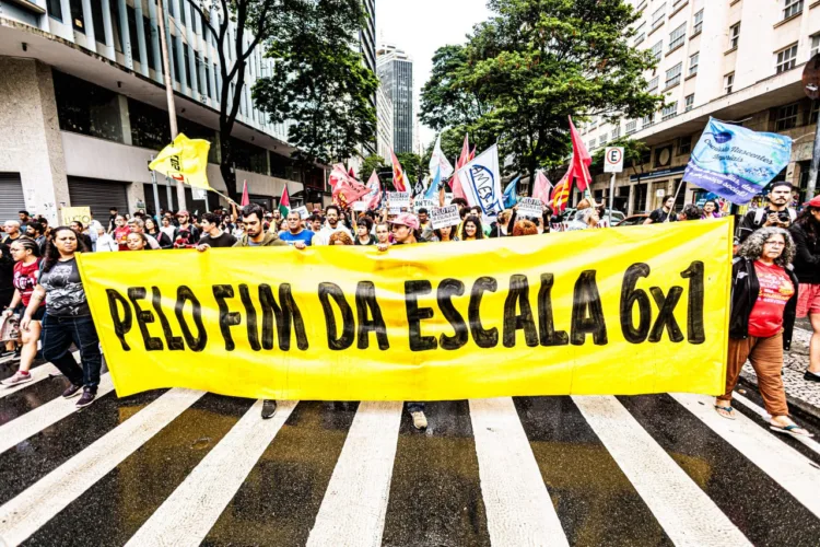 Lideranças populares de MG se preparam para plebiscito sobre fim da escala 6x1 e isenção do IR 