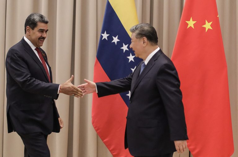 China rejeita ações militares estadunidenses no Caribe e reafirma apoio à soberania venezuelana