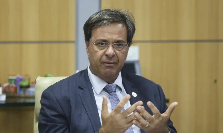 Ex-ministro de Bolsonaro, Gilson Machado é preso em operação da PF; Mauro Cid é um dos alvos