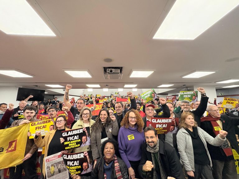 Glauber Braga denuncia retaliação política e percorre o país contra cassação articulada