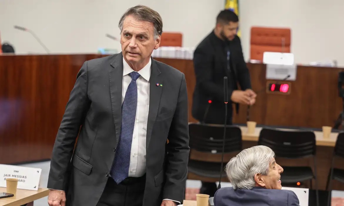 Bolsonaro negou plano de golpe, pedeiu desculpa ao STF e criticou urnas