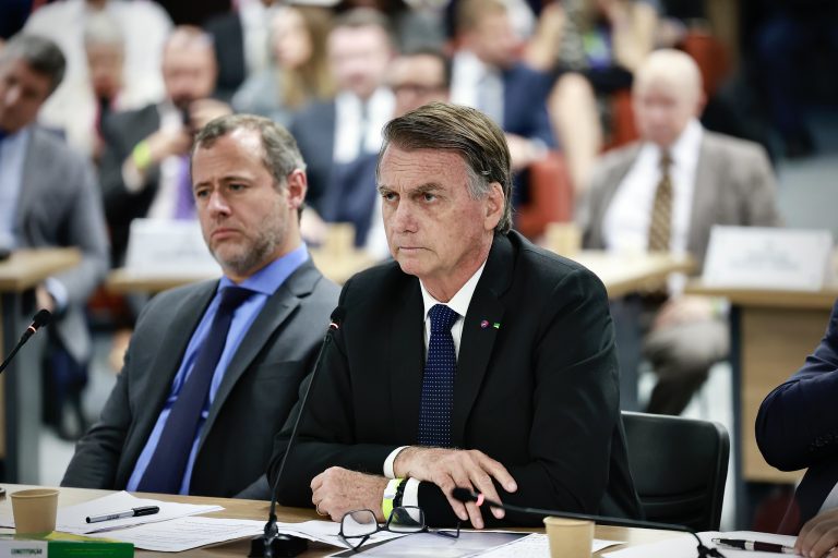 Bolsonaro e mais 7 réus por trama golpista têm até hoje para enviar alegações finais ao STF