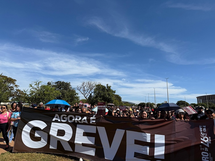 Educação é luta: sonhos não se negociam, se conquistam