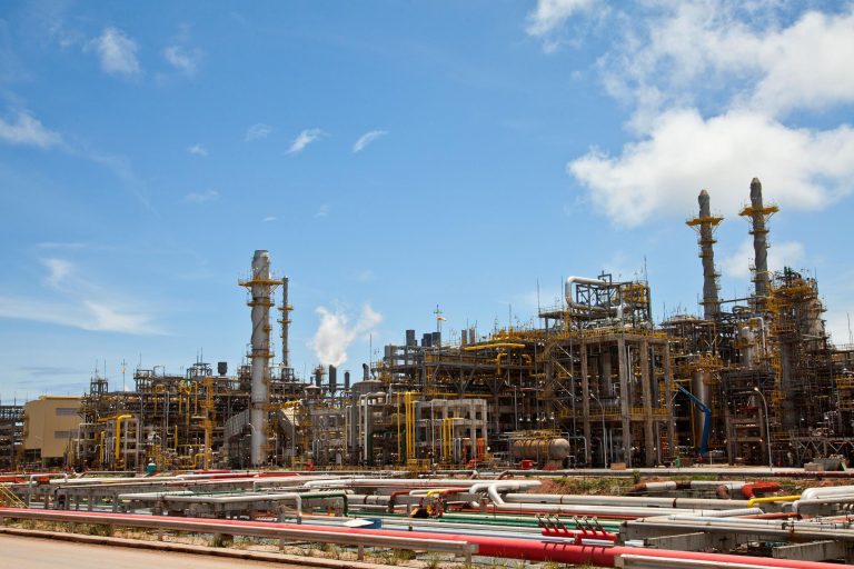 Como Lava Jato e privatizações de Bolsonaro afastaram o Brasil da autossuficiência em diesel