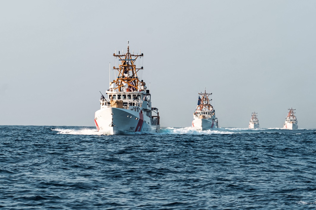 Estreito de Hormuz é vigiado por frota da marinha dos Estados Unidos