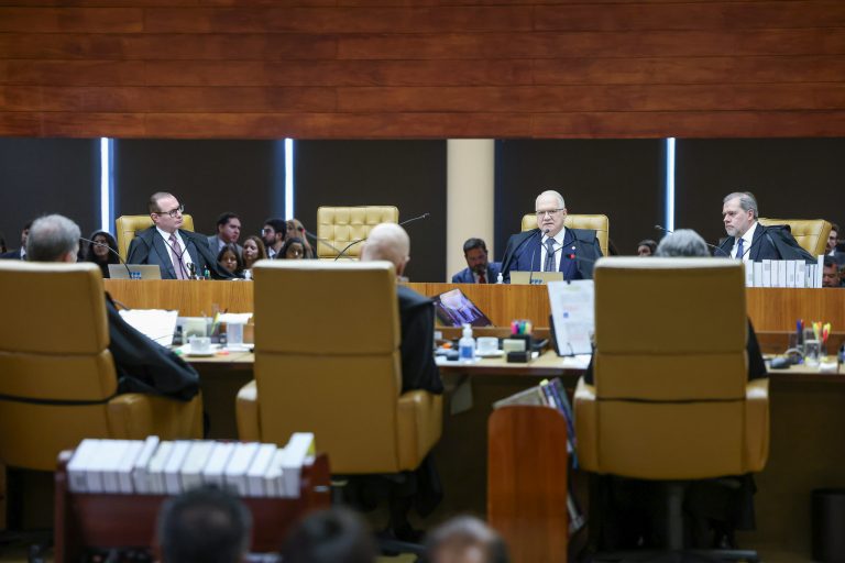 Faltando apenas um voto, STF avança para responsabilizar plataformas por conteúdos de usuários 