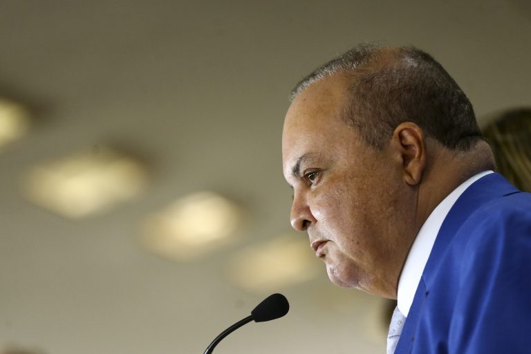 Governador Ibaneis bloqueia R$ 1 bilhão do orçamento do DF