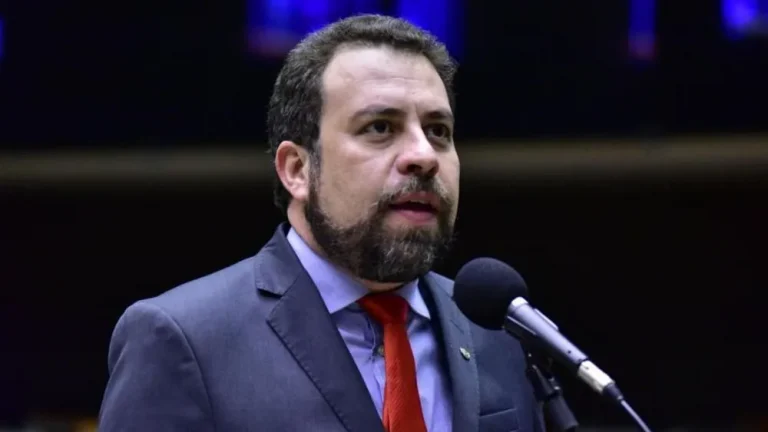 Psol vai ao STF contra decisão do Congresso sobre IOF; Boulos convoca manifestação