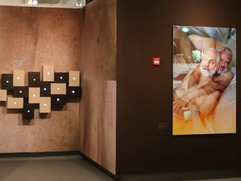 Exposição no metrô de SP retrata envelhecimento na comunidade LGBT+: 'São histórias apagadas'