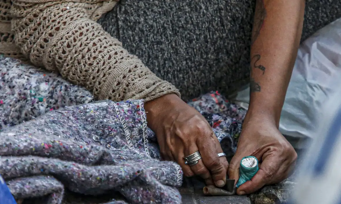 Pesquisa da Unifesp mostra que cerca de 1,2 milhão de brasileiros com 14 anos ou mais têm dependência de cocaína ou crack
