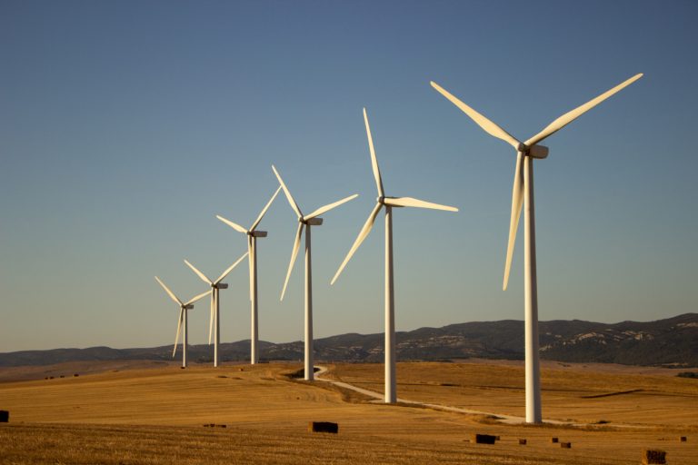 'Neocolonialismo climático' explica políticas de transição energética que violam direitos