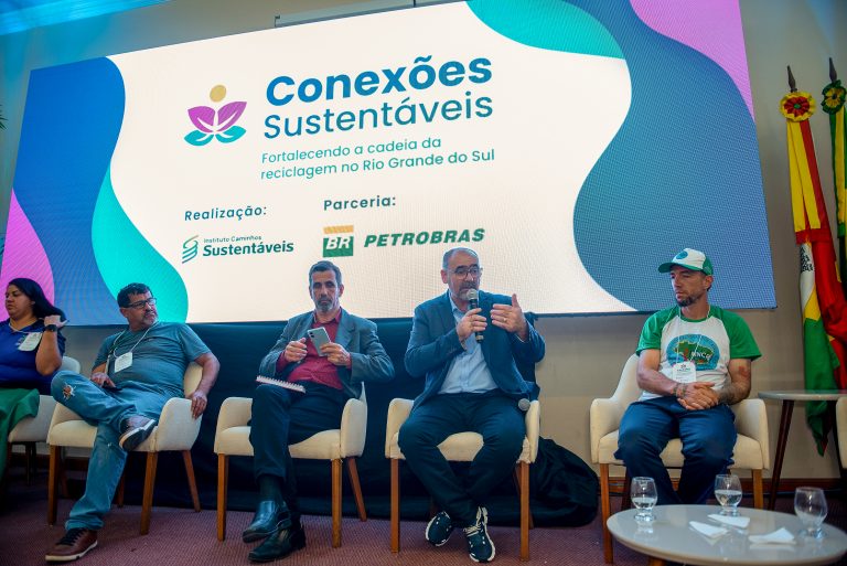 Evento em Canoas (RS) quer fortalecer trabalho de catadores de materiais recicláveis