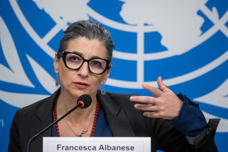 Governo Trump sanciona relatora da ONU que denuncia genocídio em Gaza