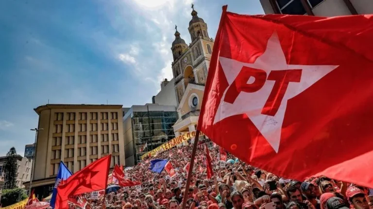 Retorno às bases para 2026 e era 'pós-Lula': o que está em jogo nas eleições do PT