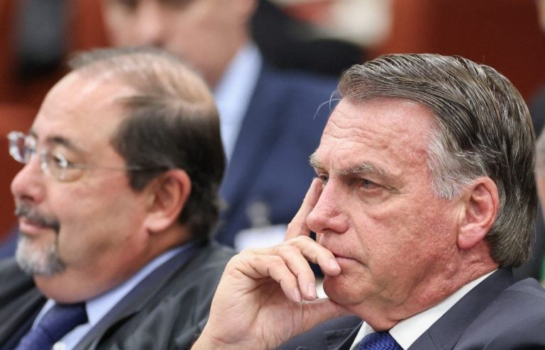 'Bolsonaro sintetiza o que há de pior na história do Brasil', diz historiador Lindener Pareto