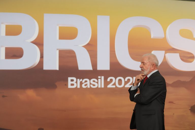 Brics eleva tom contra ordem neoliberal imposta pelo Norte e fará declaração sobre clima