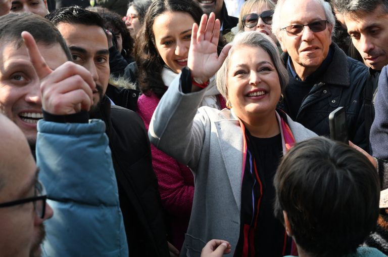 Comunista Jeannette Jara aparece como uma das favoritas na corrida eleitoral do Chile