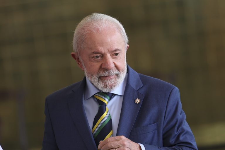Tarifa dos EUA pressiona Brasil, mas cria chance de vender commodities para outros mercados