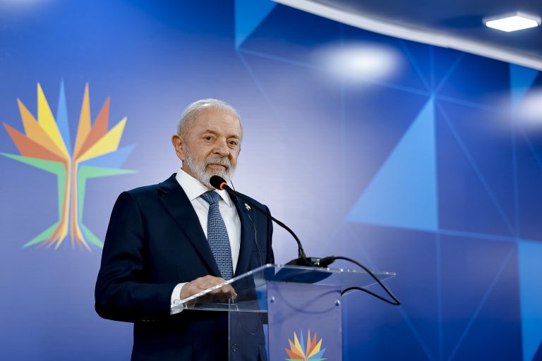 O que diz a Lei da Reciprocidade Econômica citada por Lula em resposta à tarifa de Trump