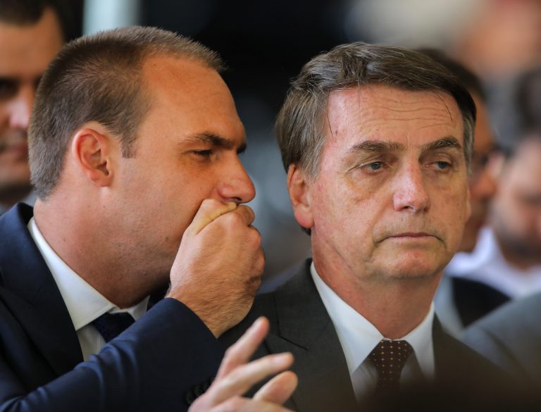Tarifa Trump-Bolsonaro: ao ‘sabotar Brasil’, Eduardo pode ter dado ‘tiro no pé’, diz analista