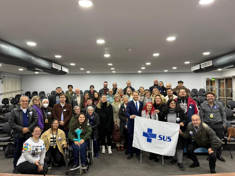 Superlotação e colapso no SUS: relatório expõe crise nas emergências de Porto Alegre