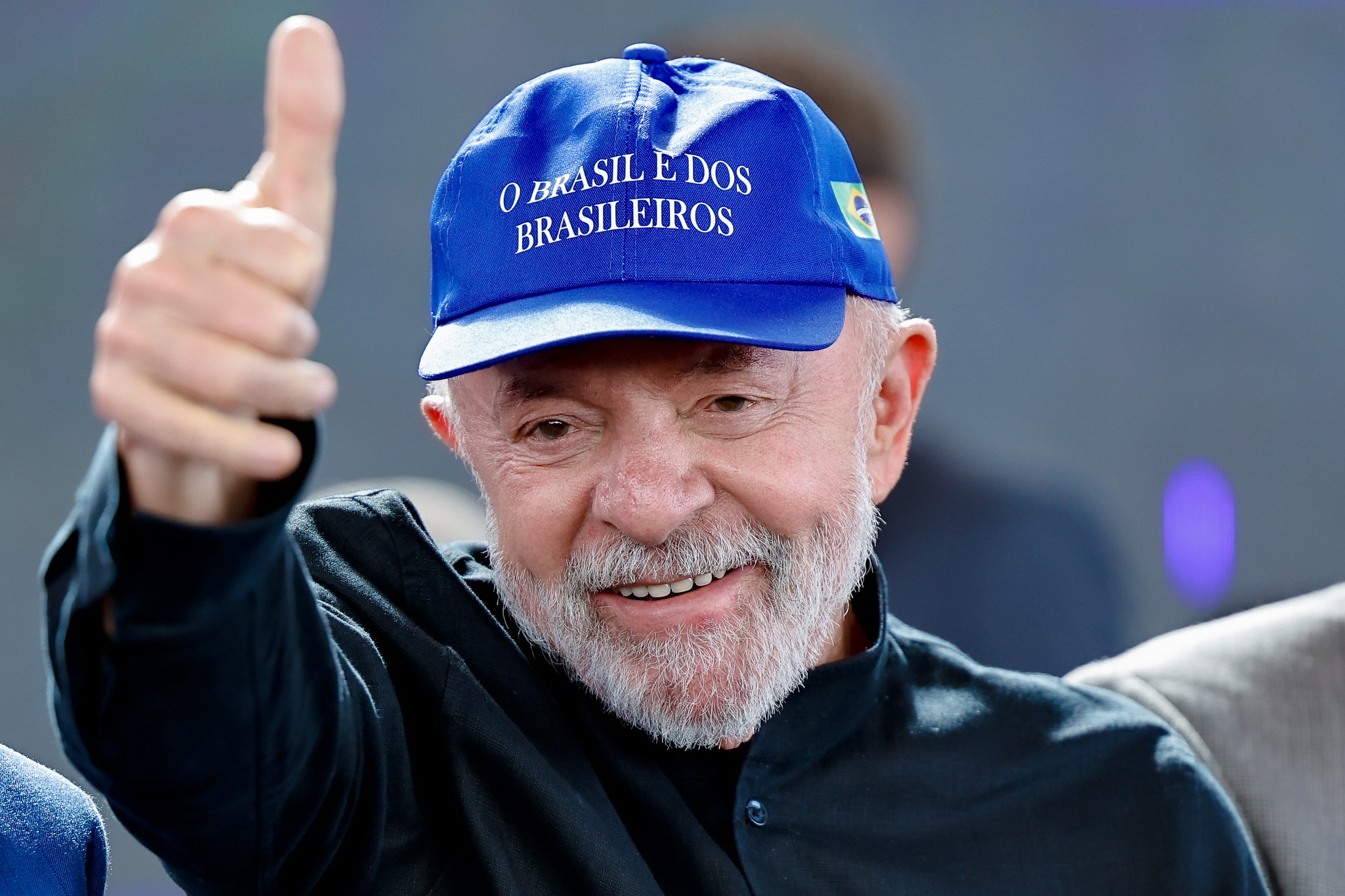 Lula com boné do Brasil